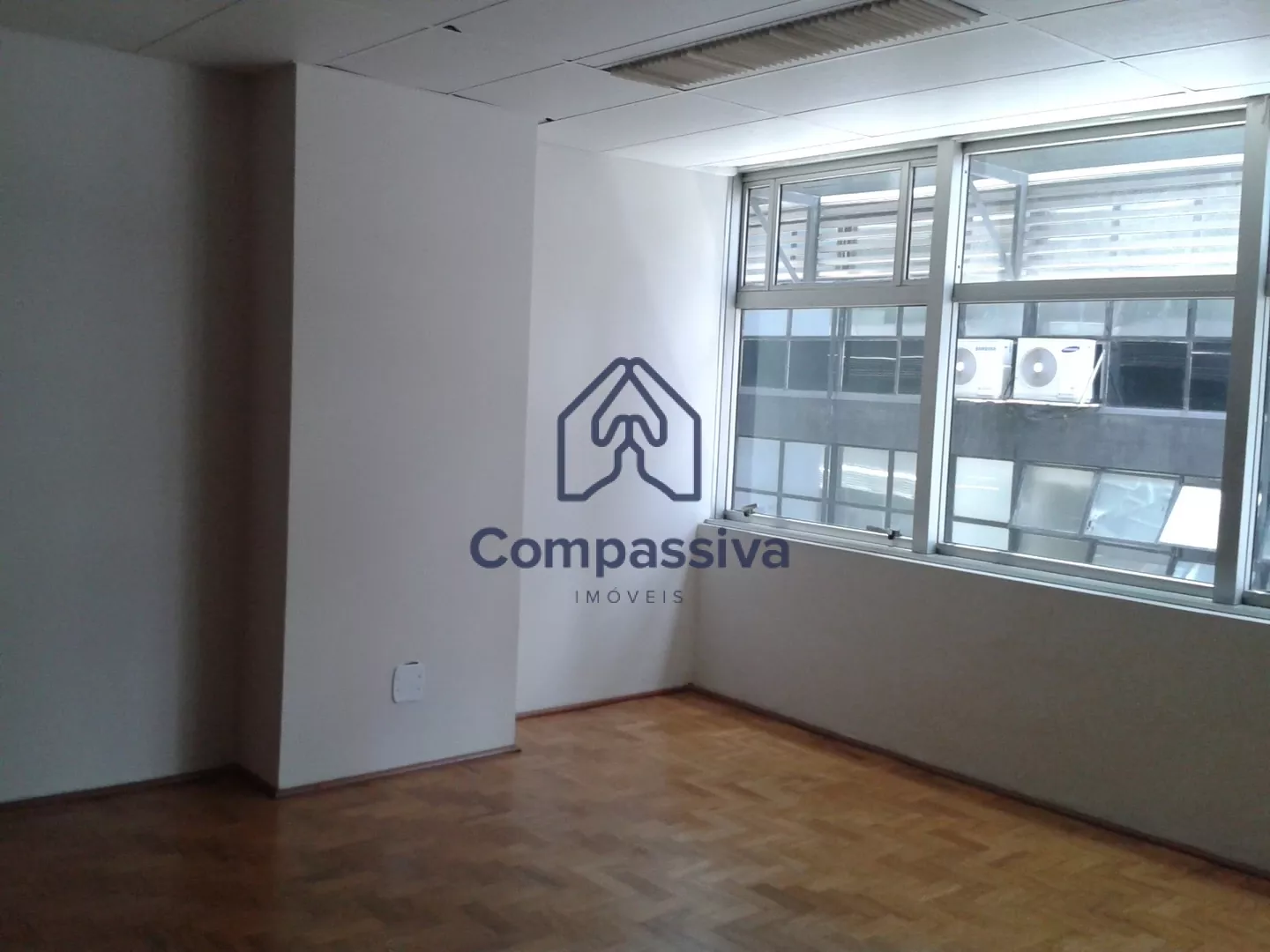 VENDE-SE Sala comercial